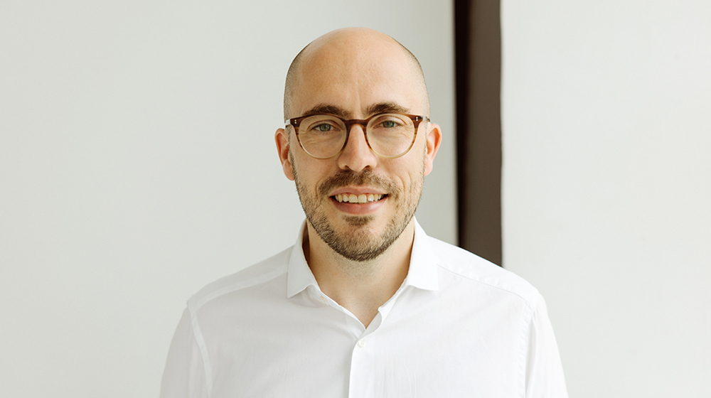 Portrait Dr. Sebastian Gugel von Raydiax (c) Raydiax
