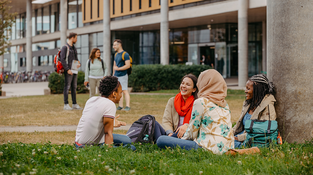/unimagdeburg_media/Presse/Bilder/Pressemitteilungen/2026/Mit+einer+Fo%CC%88rderung+fu%CC%88r+EU+GREEN+kann+die+Uni+Magdeburg+gemeinsam+mit+acht+europa%CC%88ischen+Partneruniversita%CC%88ten+die+Entwicklung+eines+gemeinsamen_+la%CC%88nderu%CC%88bergreifenden+Hochschulraums+weiter+vorantreiben+%28c%29+Jana+Du%CC%88nnhaupt_Uni+Magdeburg-height-560-width-1000-p-144375.jpg