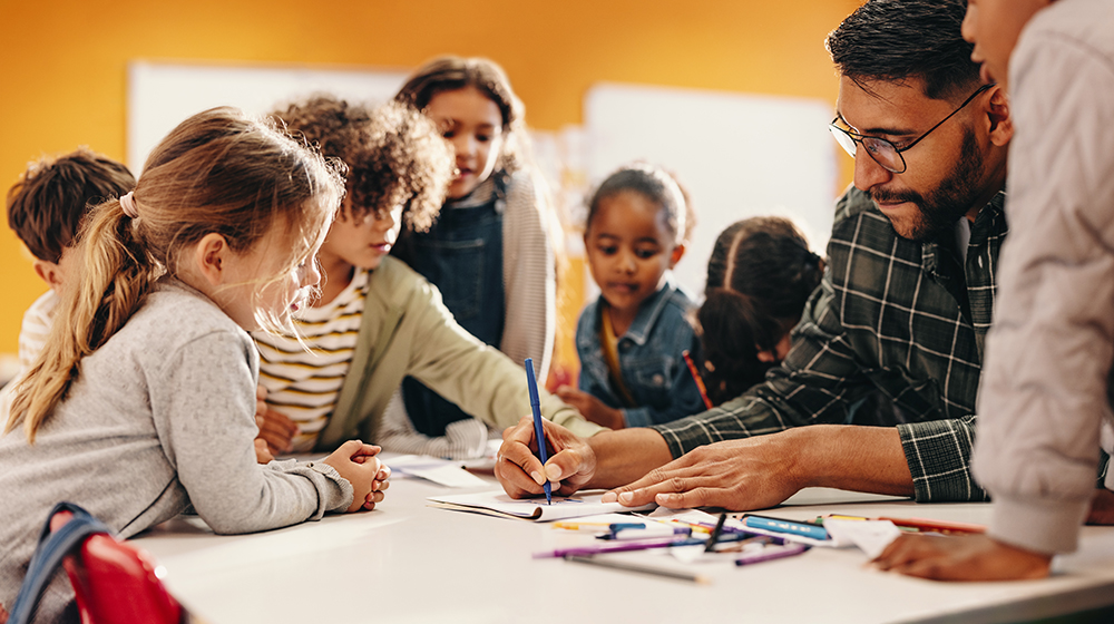 /unimagdeburg_media/Presse/Bilder/Pressemitteilungen/2026/_22MINTogether_22+mo%CC%88chte+konkrete+Strategien+fu%CC%88r+Schulen_+Eltern+und+Bildungspartner+entwickeln_+um+Bildungschancen+und+Berufschancen+unabha%CC%88ngig+von+der+sozialen+Herkunft+zu+verbessern_+%28c%29+Shutterstock-height-560-width-1000-p-140107.jpg